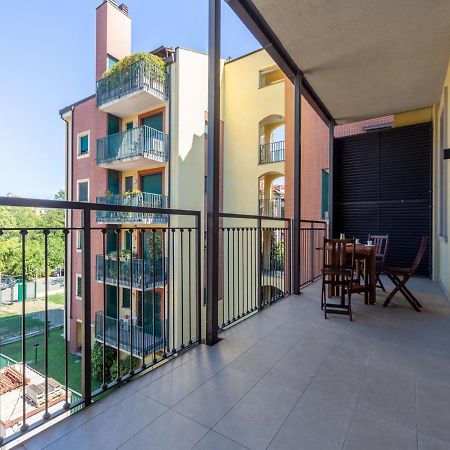 The Best Rent - Spacious Three-Bedroom Apartment With Terrace Milano Eksteriør billede
