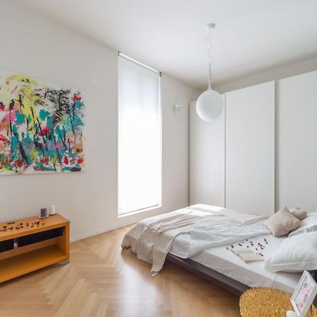 The Best Rent - Spacious Three-Bedroom Apartment With Terrace Milano Eksteriør billede