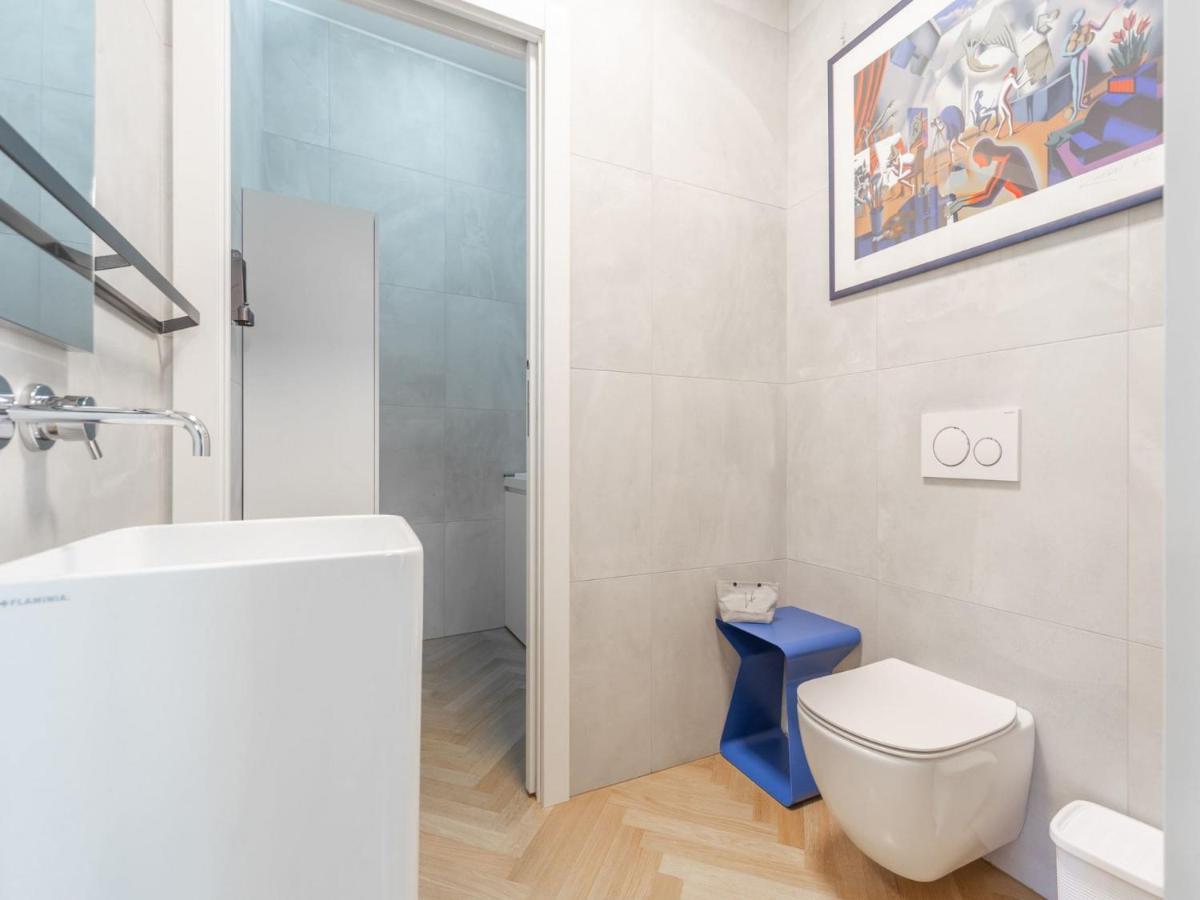 The Best Rent - Spacious Three-Bedroom Apartment With Terrace Milano Eksteriør billede